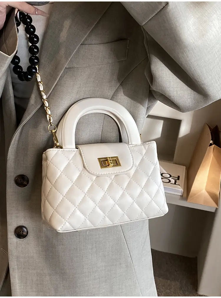 Black Rhomboid Chain Handbag for Women 2024 — feature 15