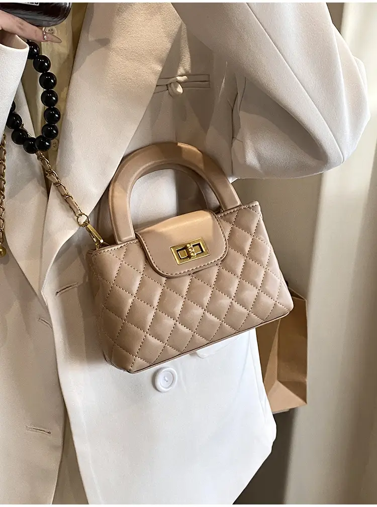 Black Rhomboid Chain Handbag for Women 2024 — feature 19