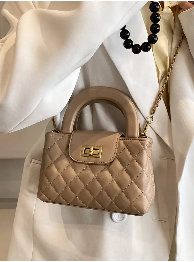 Black Rhomboid Chain Handbag for Women 2024 — feature 4