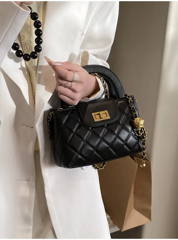Black Rhomboid Chain Handbag for Women 2024 — feature 5