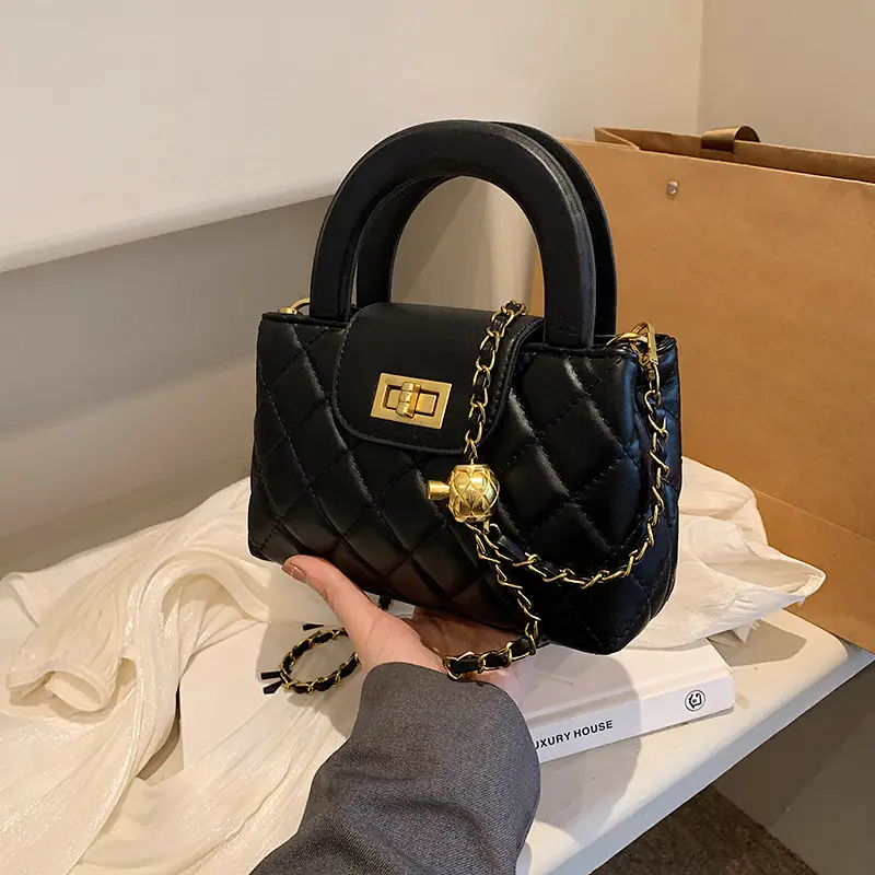 Black Rhomboid Chain Handbag for Women 2024 - Image 4