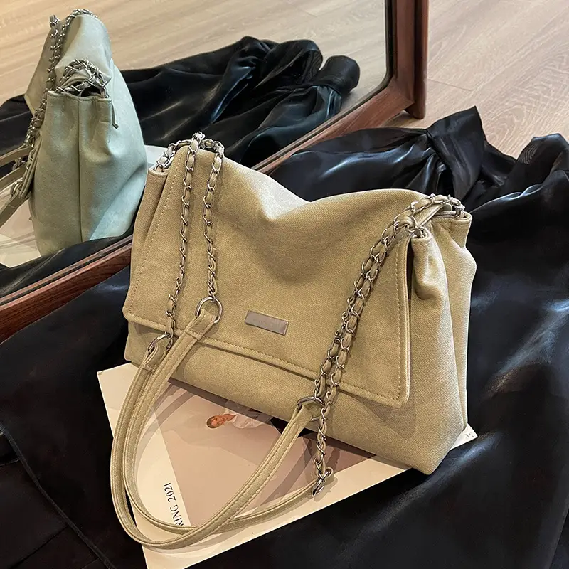 Women's Textured Chain Tote Bag Beige 2024 - Image 7
