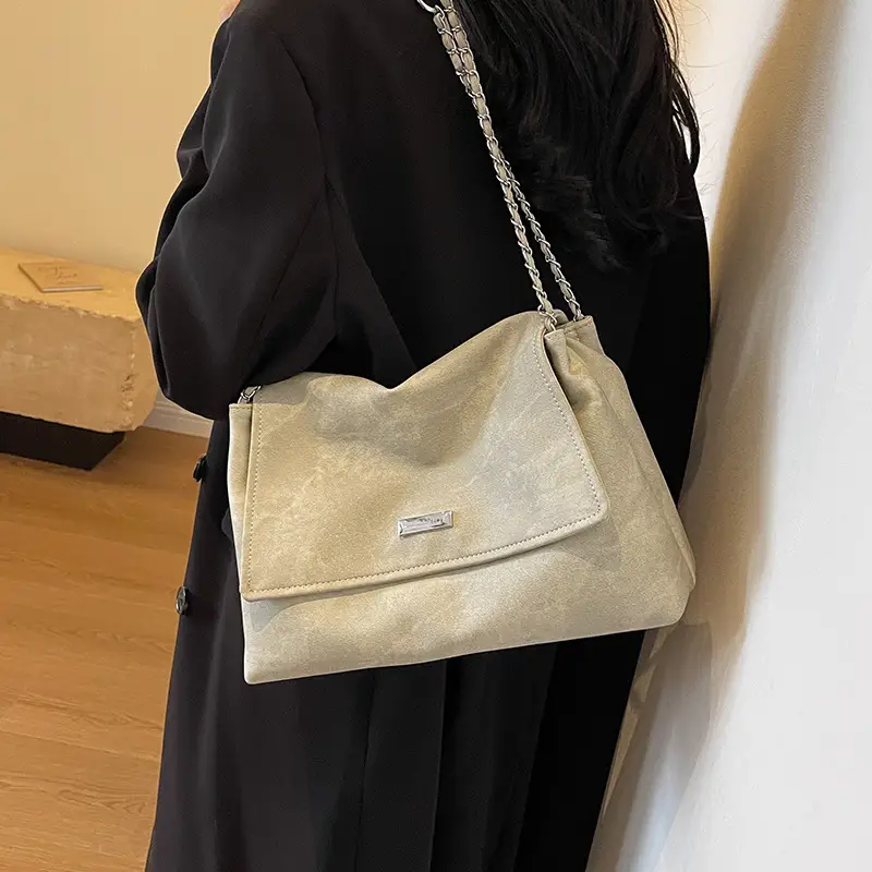 Women's Textured Chain Tote Bag Beige 2024 - Image 8