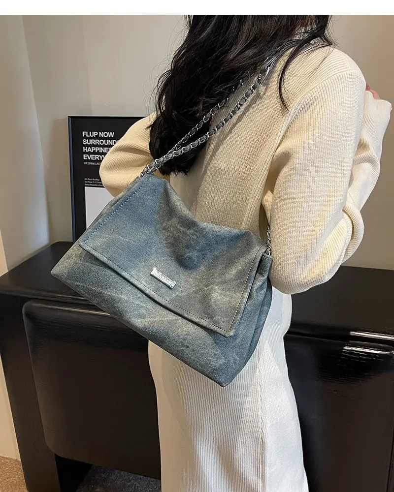Women's Textured Chain Tote Bag Beige 2024 — feature 14