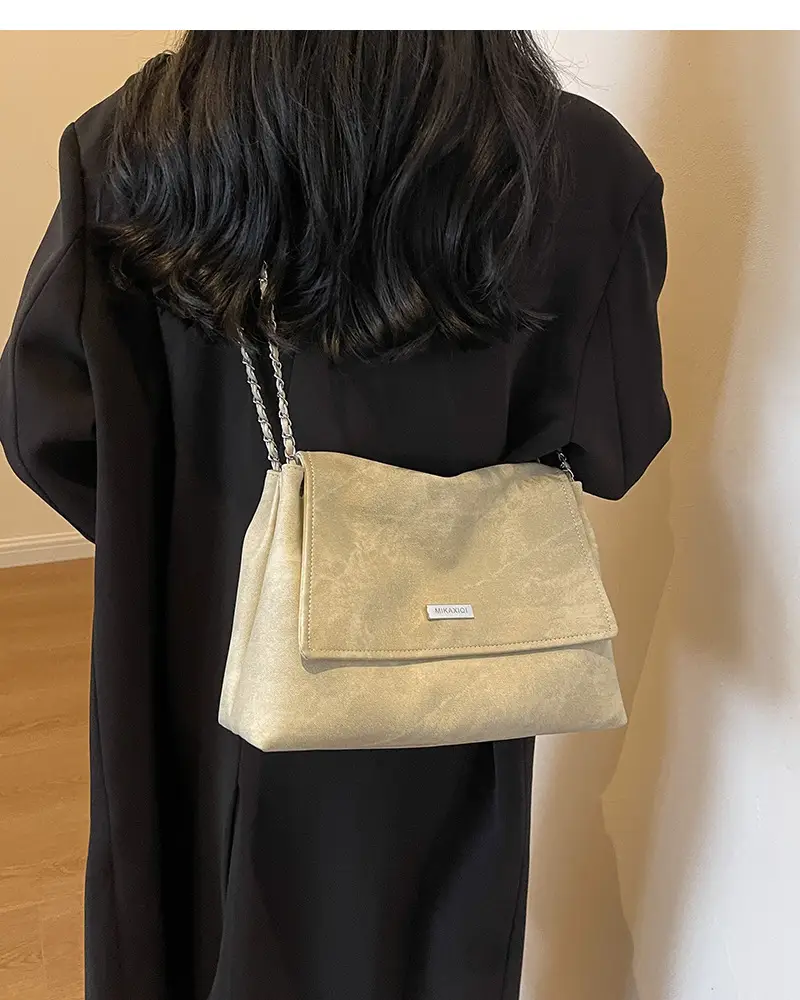 Women's Textured Chain Tote Bag Beige 2024 — feature 19