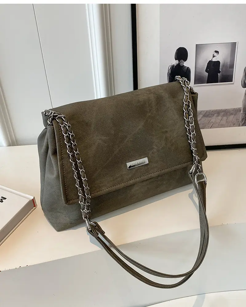 Women's Textured Chain Tote Bag Beige 2024 — feature 25