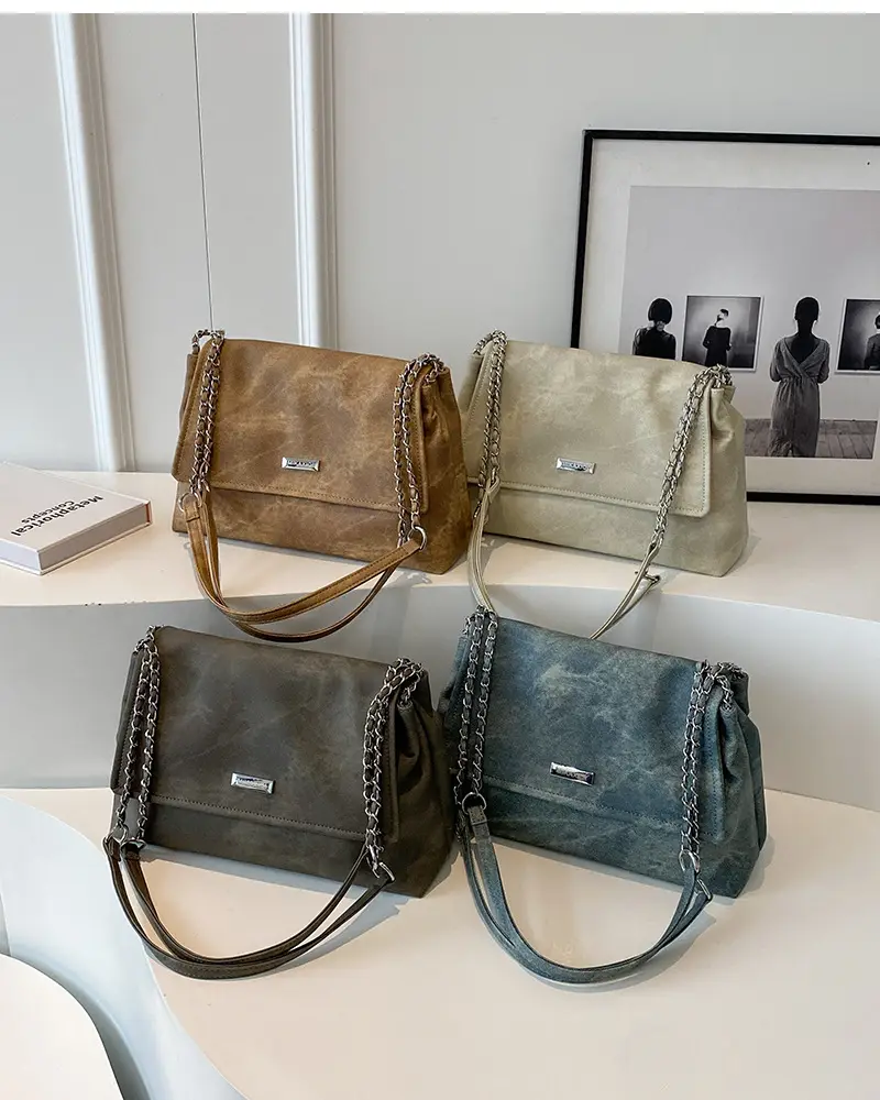 Women's Textured Chain Tote Bag Beige 2024 — feature 7