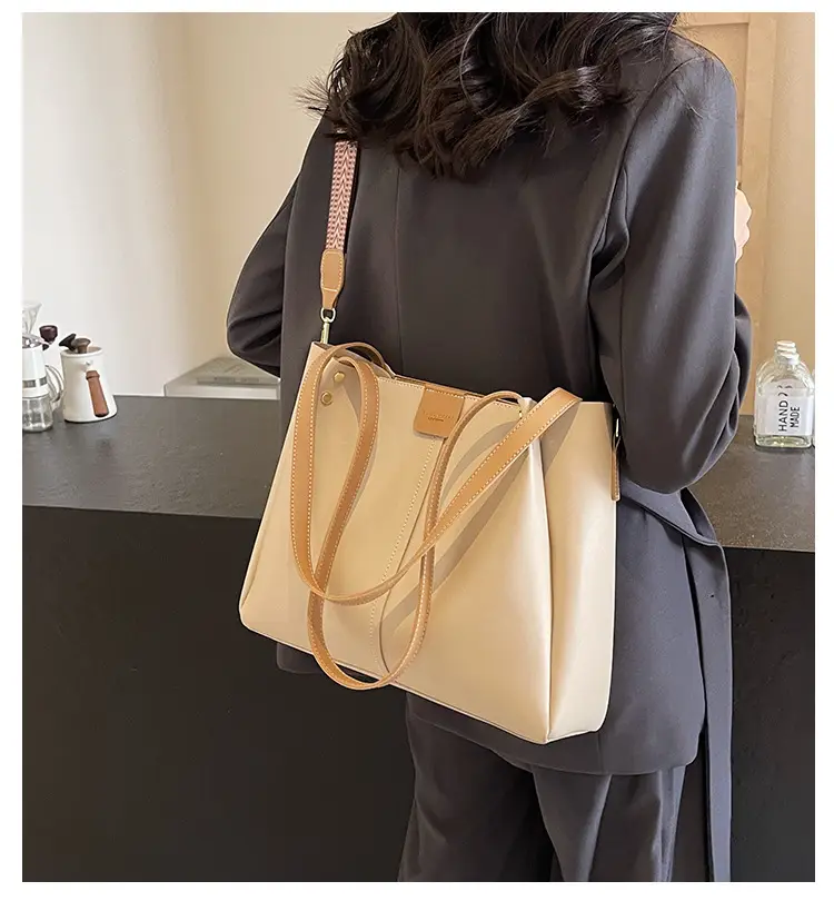 Women's Large Capacity Crossbody Tote Bag Beige Spring Summer 2026 — feature 10