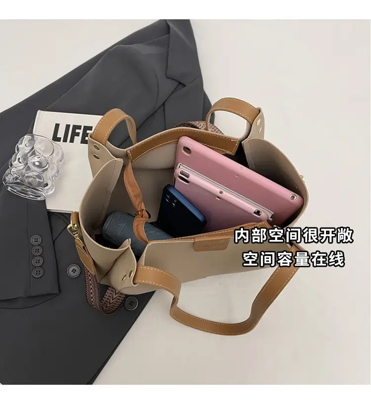 Women's Large Capacity Crossbody Tote Bag Beige Spring Summer 2026 — feature 19