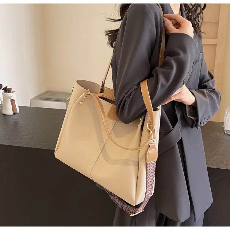Women's Large Capacity Crossbody Tote Bag Beige Spring Summer 2026 — feature 21
