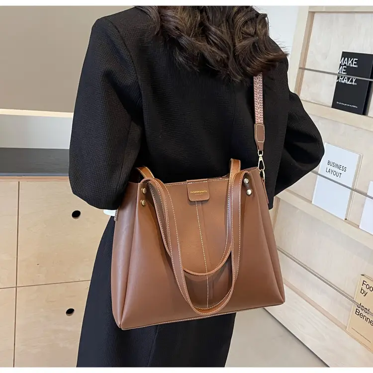 Women's Large Capacity Crossbody Tote Bag Beige Spring Summer 2026 — feature 32