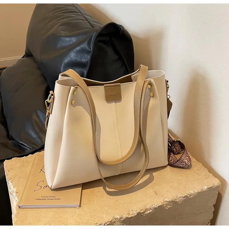 Women's Large Capacity Crossbody Tote Bag Beige Spring Summer 2026 — feature 40