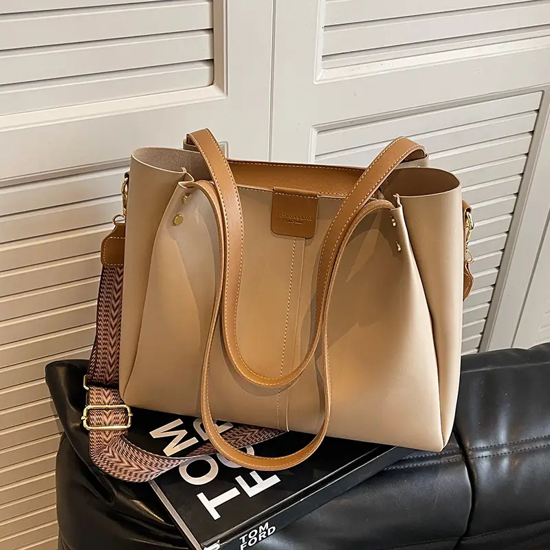 Women's Large Capacity Crossbody Tote Bag Beige Spring Summer 2026 - Image 3