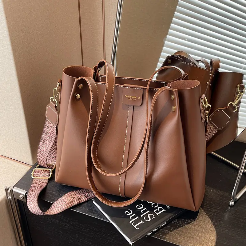 Women's Large Capacity Crossbody Tote Bag Beige Spring Summer 2026 - Image 4