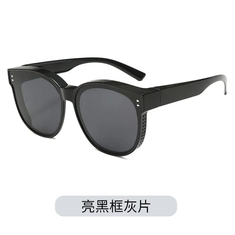 Men Polarized Sunglasses with Tea Wood Frame