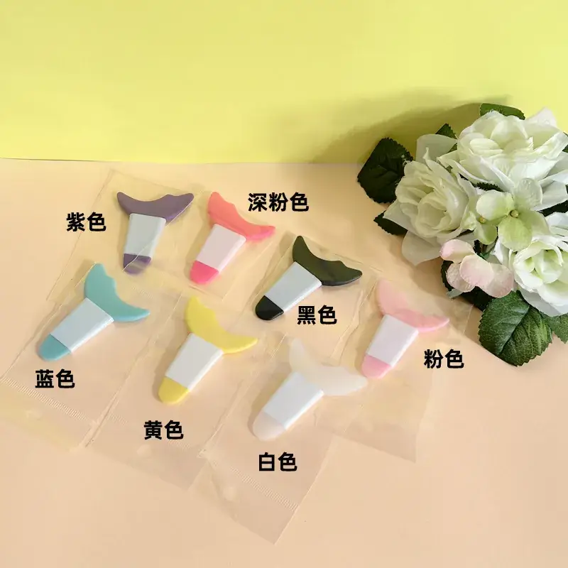 Silicone Eye Makeup Aid Crescent Eyelash Holder - Image 10