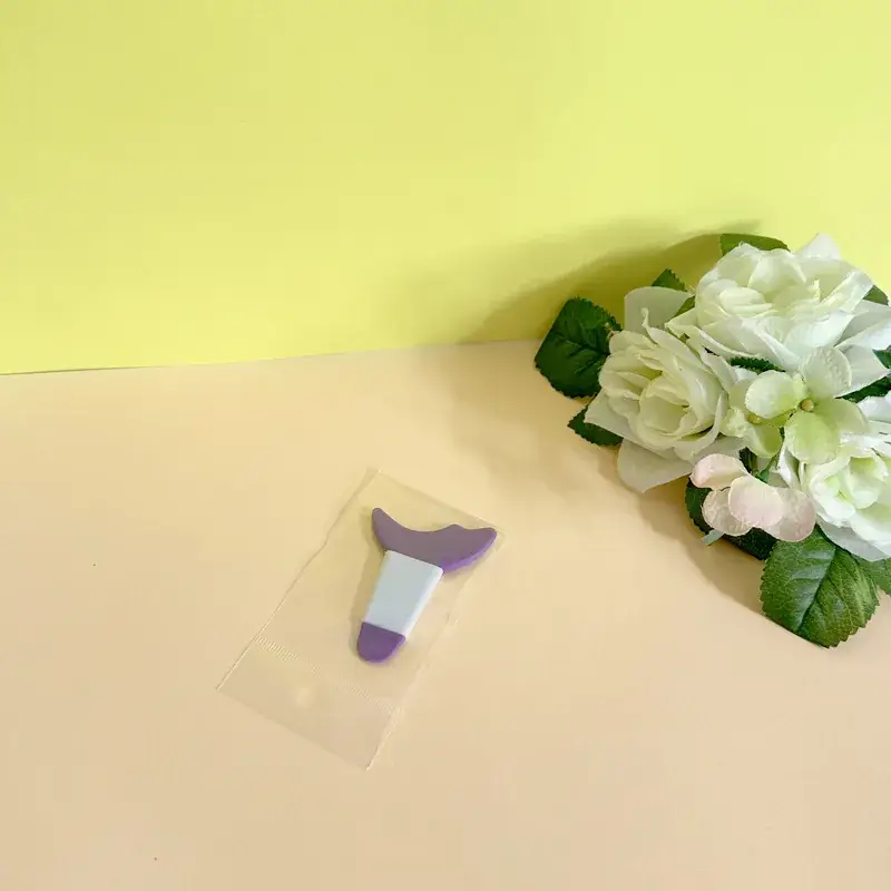 Silicone Eye Makeup Aid Crescent Eyelash Holder - Image 4