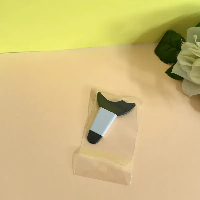 Silicone Eye Makeup Aid Crescent Eyelash Holder - Image 5