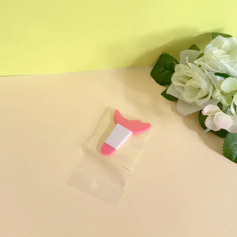 Silicone Eye Makeup Aid Crescent Eyelash Holder - Image 7