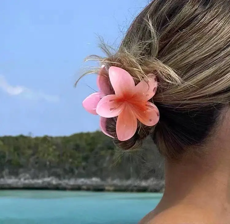 Golden 4-Leg Clover Hairpin for Women — feature 29