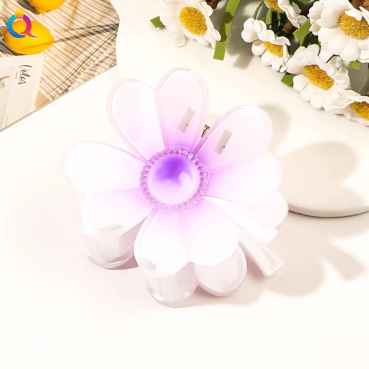 Golden 4-Leg Clover Hairpin for Women - Image 3