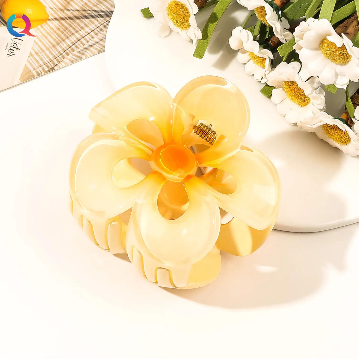 Golden 4-Leg Clover Hairpin for Women - Image 7
