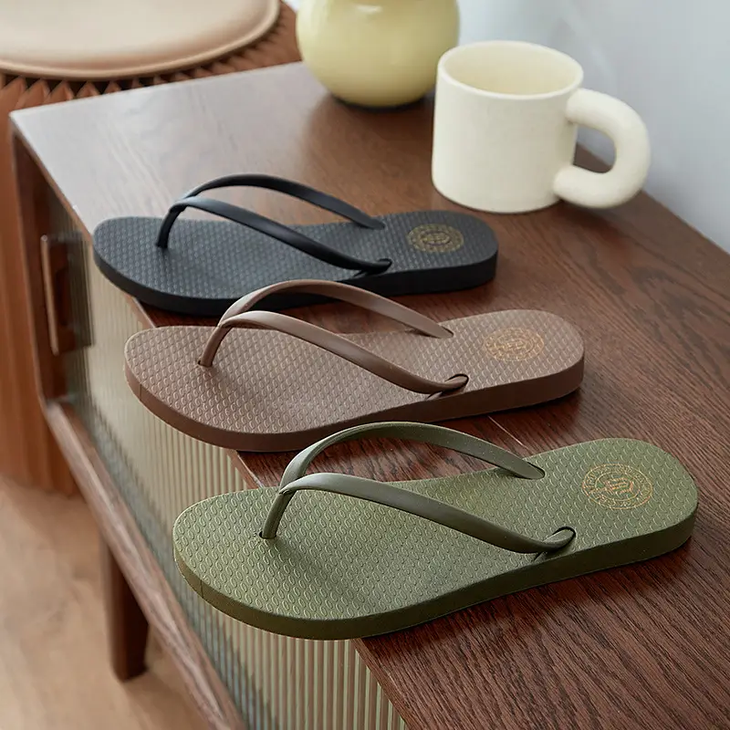 Summer New Flip-flops Women's Flat Casual Outdoor Slippers Women's Solid Color Fashionable Clip-legged Beach Sandals Cross-border