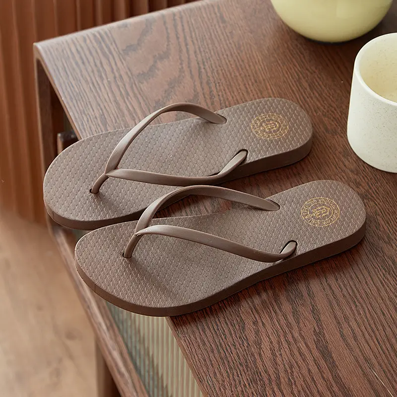 Summer New Flip-flops Women's Flat Casual Outdoor Slippers Women's Solid Color Fashionable Clip-legged Beach Sandals Cross-border