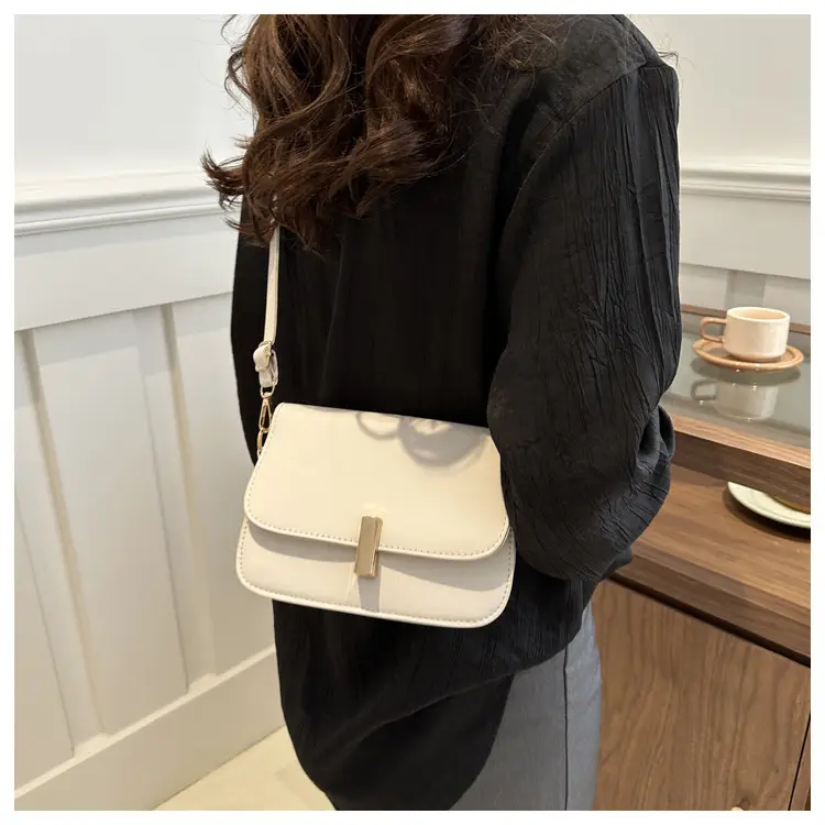 Women's White Leather Crossbody Bag with Gold Clasp β feature 12