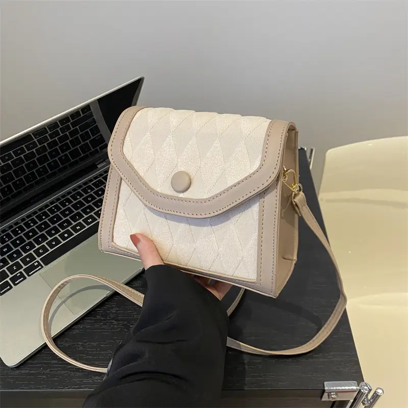 Korean Style Women's Rhombic Crossbody Bag 2024 Spring - Image 7