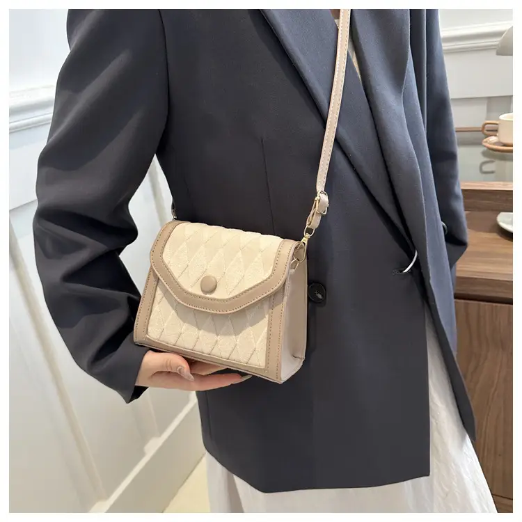 Korean Style Women's Rhombic Crossbody Bag 2024 Spring — feature 10