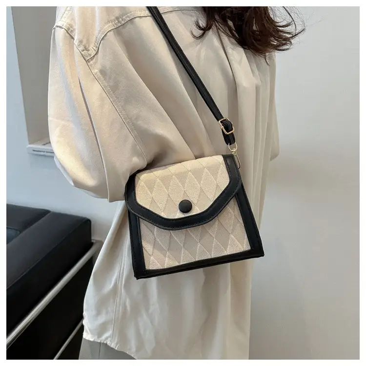 Korean Style Women's Rhombic Crossbody Bag 2024 Spring — feature 12