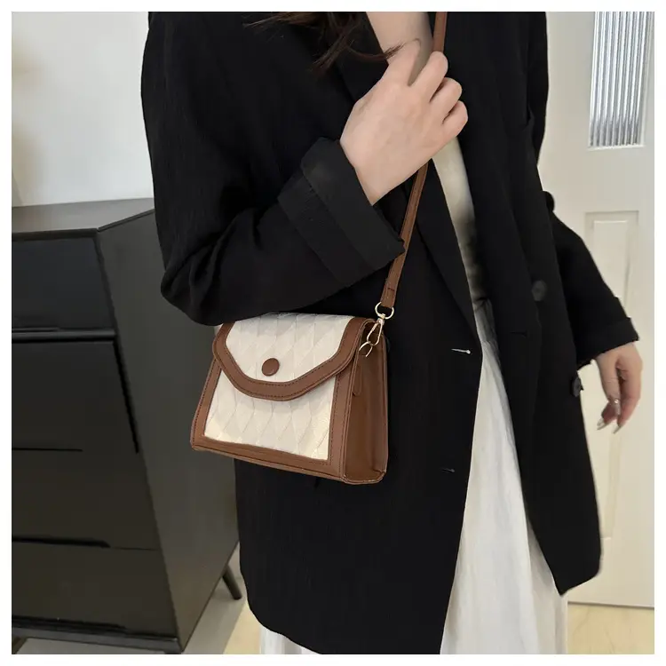 Korean Style Women's Rhombic Crossbody Bag 2024 Spring — feature 17