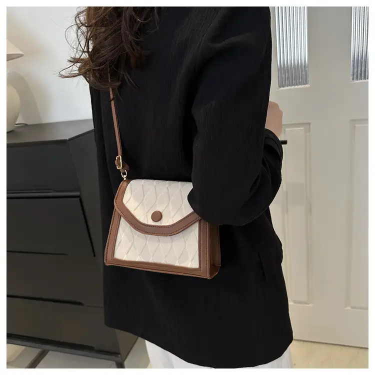 Korean Style Women's Rhombic Crossbody Bag 2024 Spring — feature 18