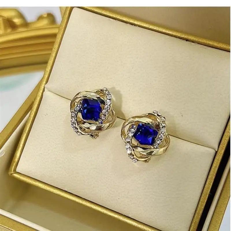 S925 Silver Needle Earrings for Women Light Luxury Geometric Design - Image 24