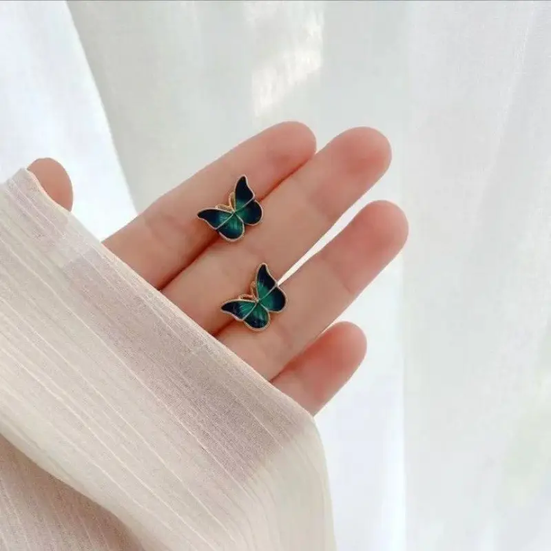 S925 Silver Needle Earrings for Women Light Luxury Geometric Design - Image 25