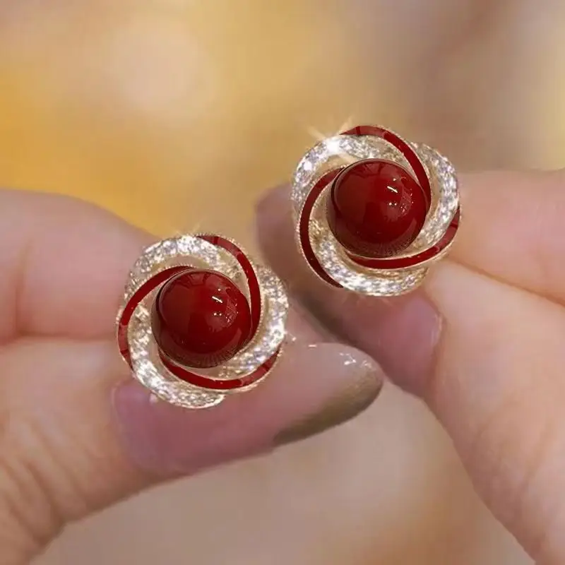S925 Silver Needle Earrings for Women Light Luxury Geometric Design - Image 4