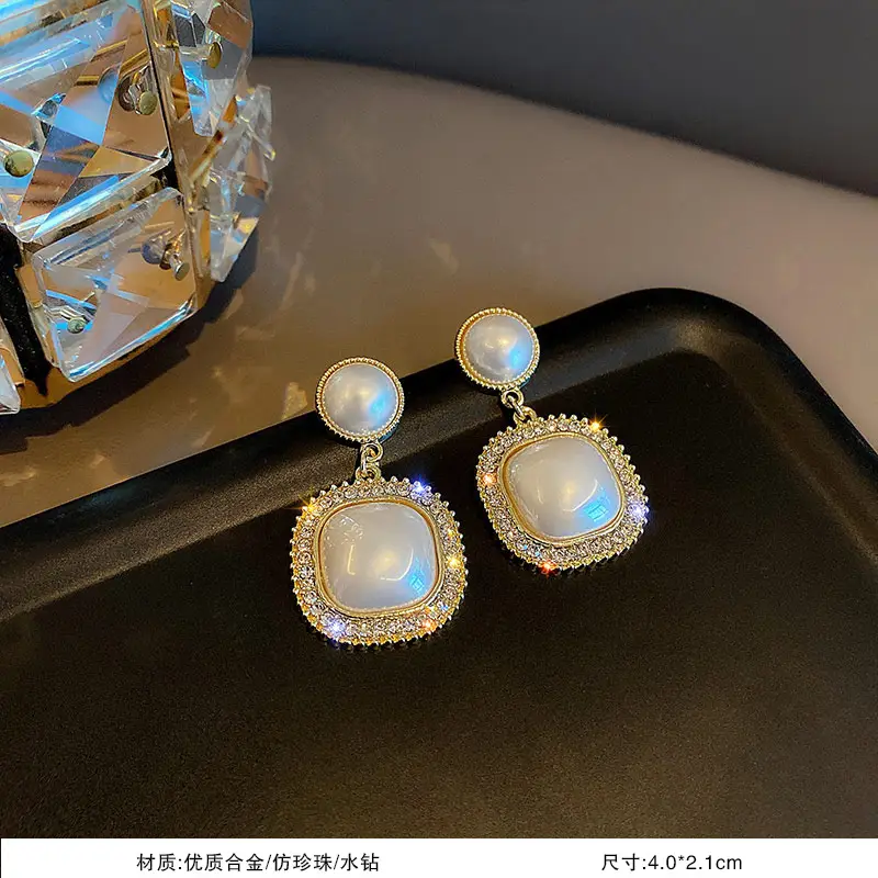 S925 Silver Needle Earrings for Women Light Luxury Geometric Design - Image 9