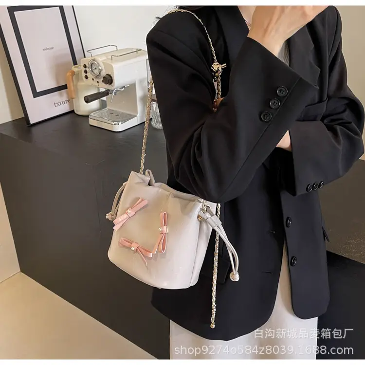 Black Velvet Chain Shoulder Bag for Women 2026 — feature 20