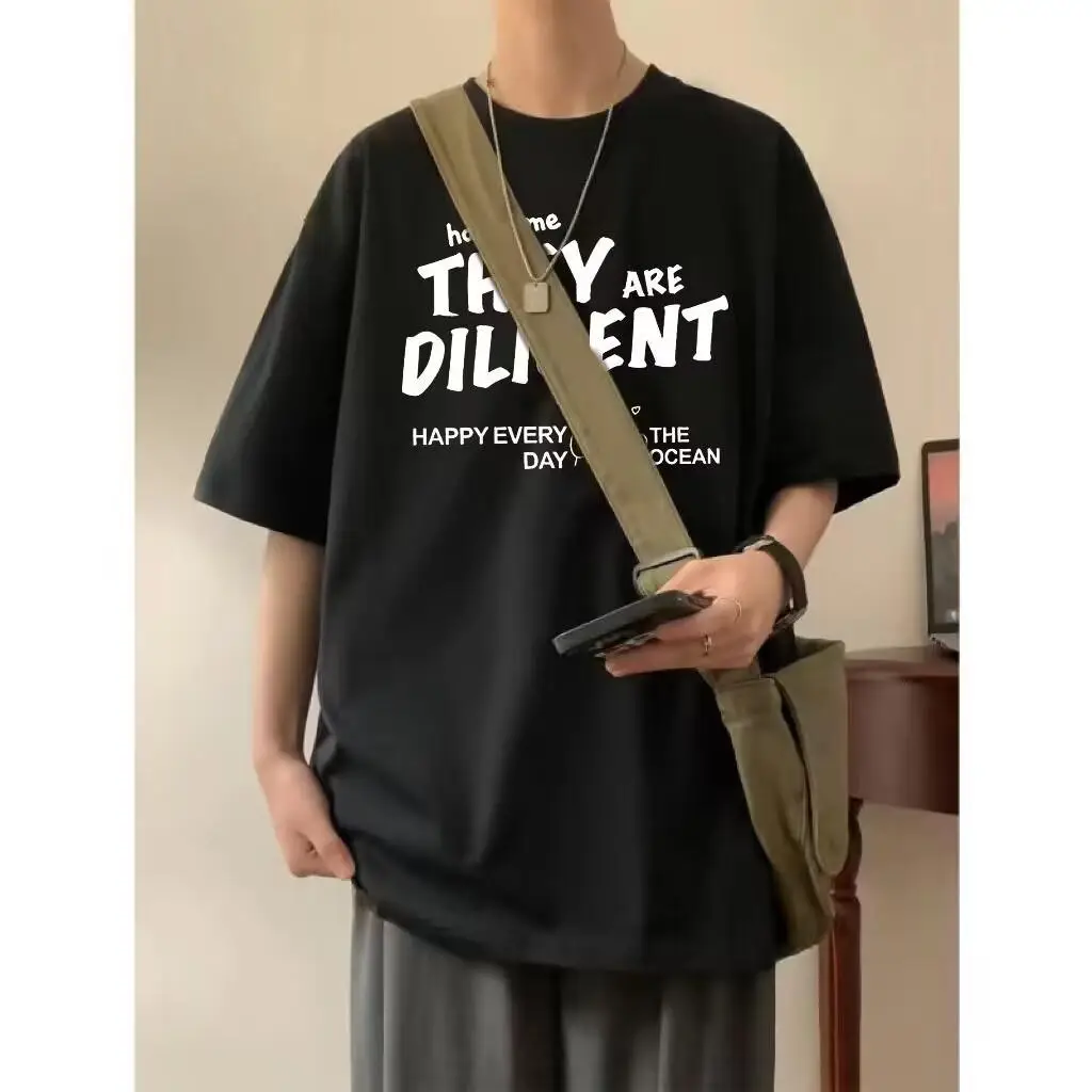 Men Maroon Diligent Ocean Print T-Shirt
