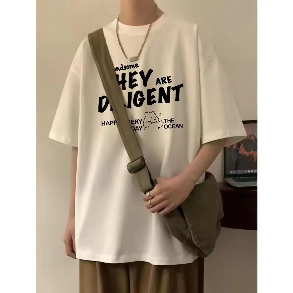 Men Maroon Diligent Ocean Print T-Shirt
