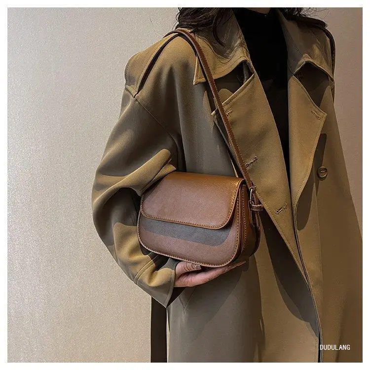 White Crossbody Bag for Women 2026 Retro Style — feature 15