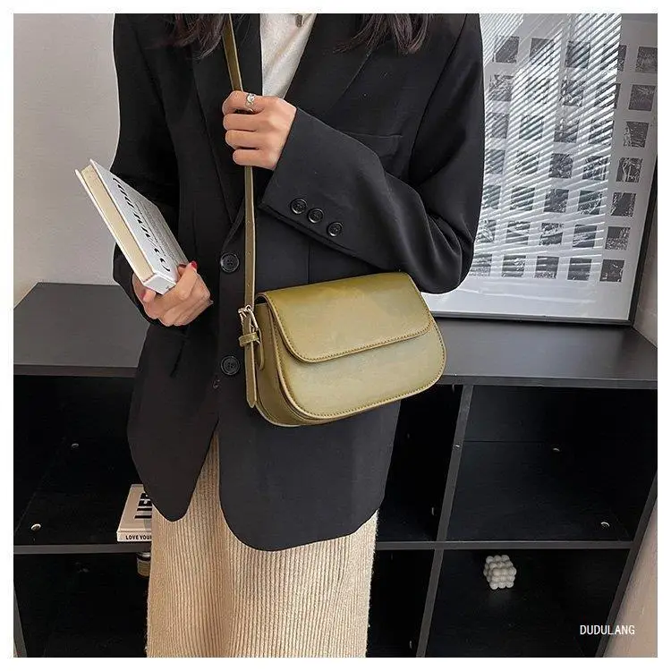 White Crossbody Bag for Women 2026 Retro Style — feature 18