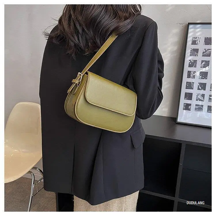 White Crossbody Bag for Women 2026 Retro Style — feature 33