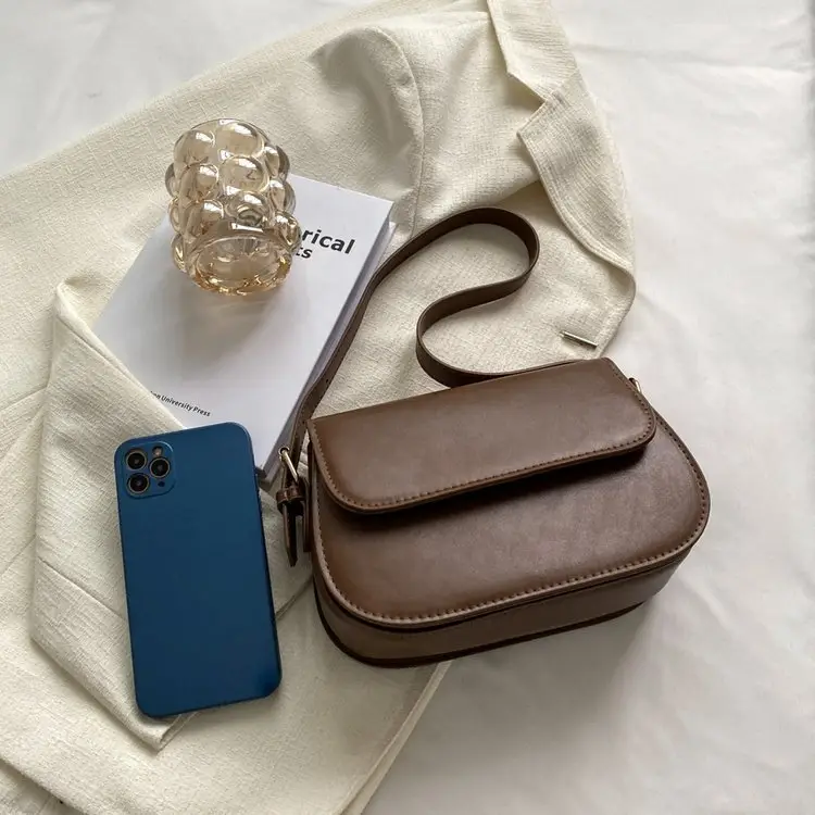 White Crossbody Bag for Women 2026 Retro Style - Image 4