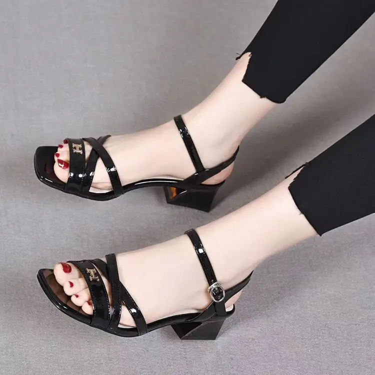 2024 New Summer Leather Sandals Women's Thick Heel Mid-heel Patent Leather Women's Shoes Summer Low Heel Flat Shoes with Buckle — feature 10