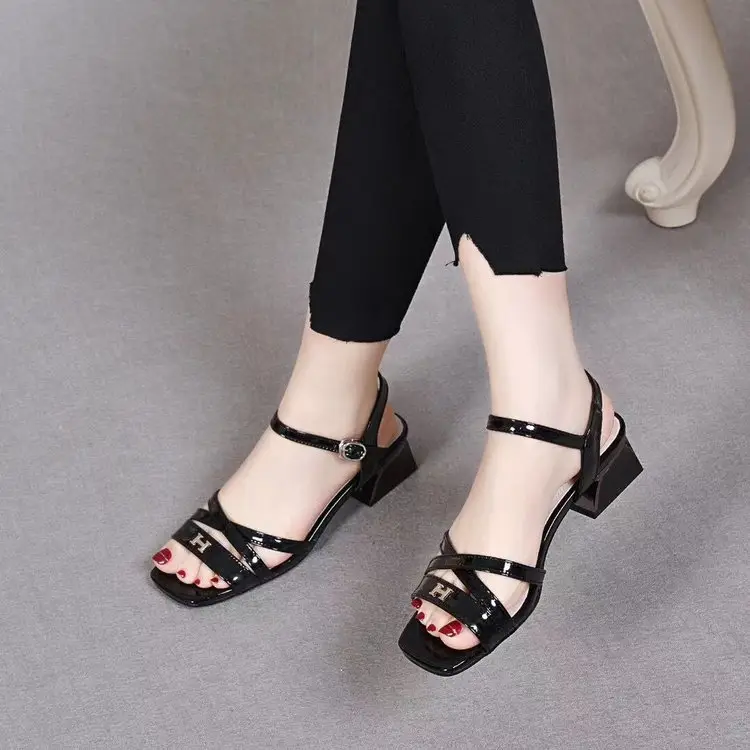 2024 New Summer Leather Sandals Women's Thick Heel Mid-heel Patent Leather Women's Shoes Summer Low Heel Flat Shoes with Buckle — feature 7
