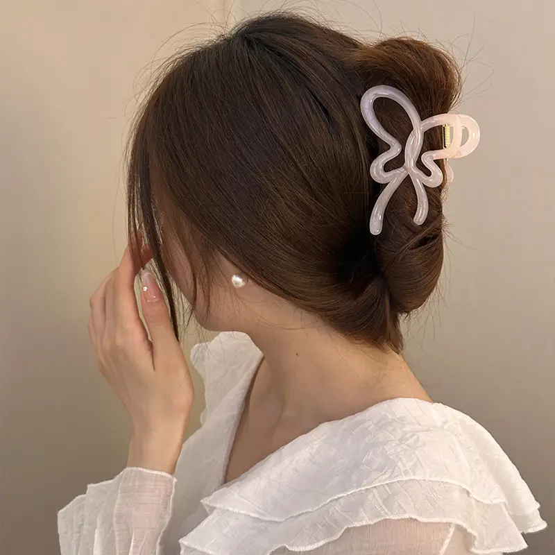 Large Butterfly Shark Catch Hair Clip White - Image 7