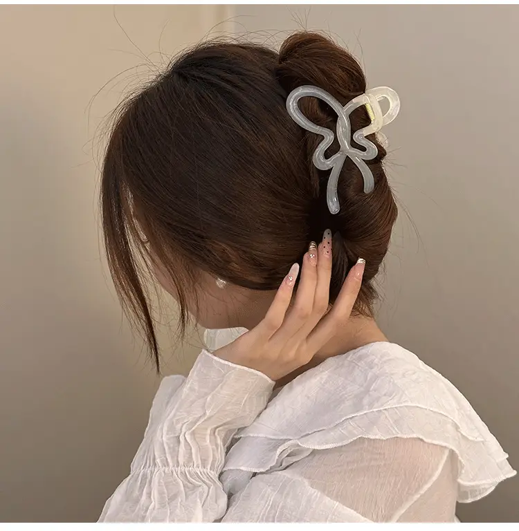 Large Butterfly Shark Catch Hair Clip White — feature 11