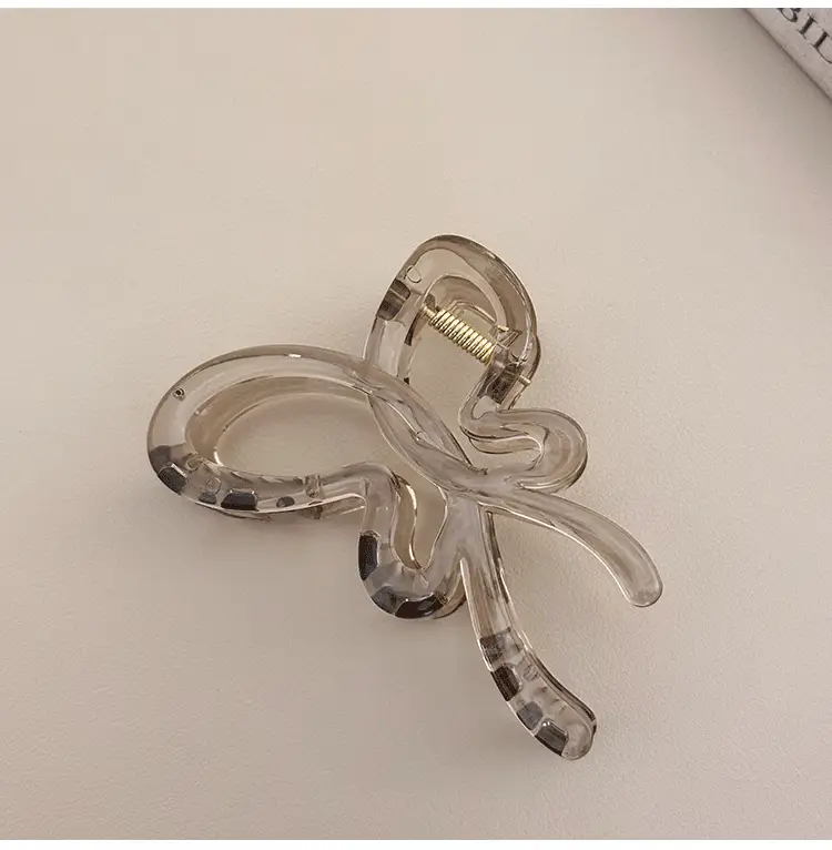 Large Butterfly Shark Catch Hair Clip White — feature 6